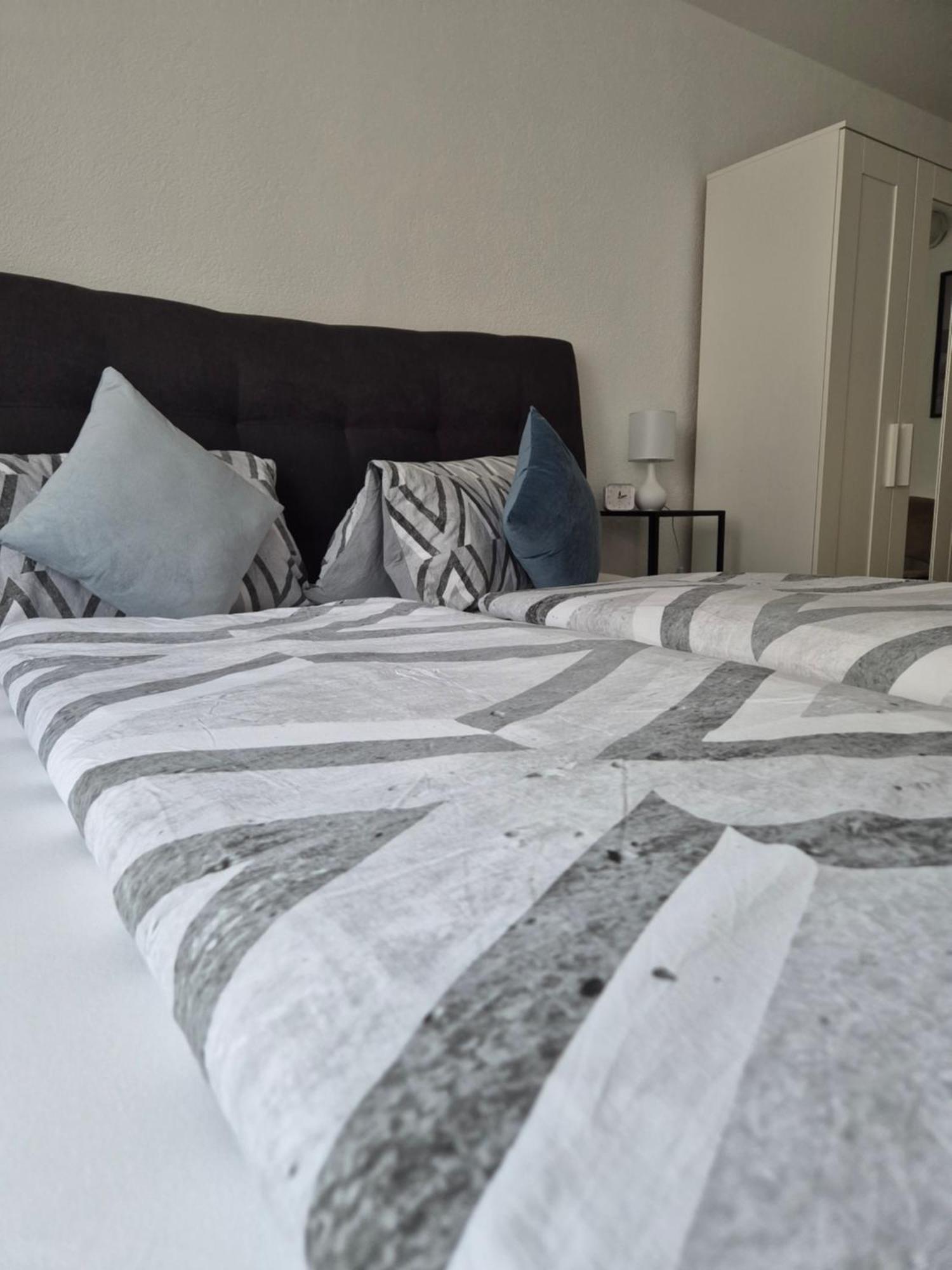 Ferienwohnung Ella - Direkt Am Bodensee Friedrichshafen Exterior foto